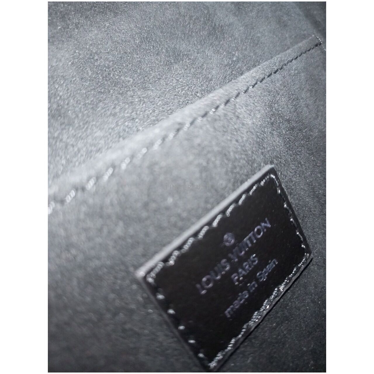 Louis Vuitton Dauphine Giant Reverse Medium Black Chip SHW Sling Bag