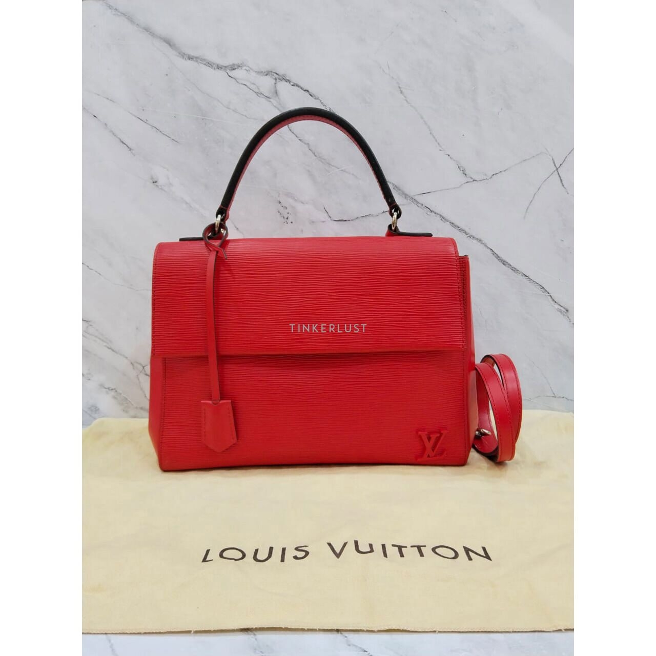Louis Vuitton Cluny MM Coquelicot Epi Leather 2016 Sling Bag