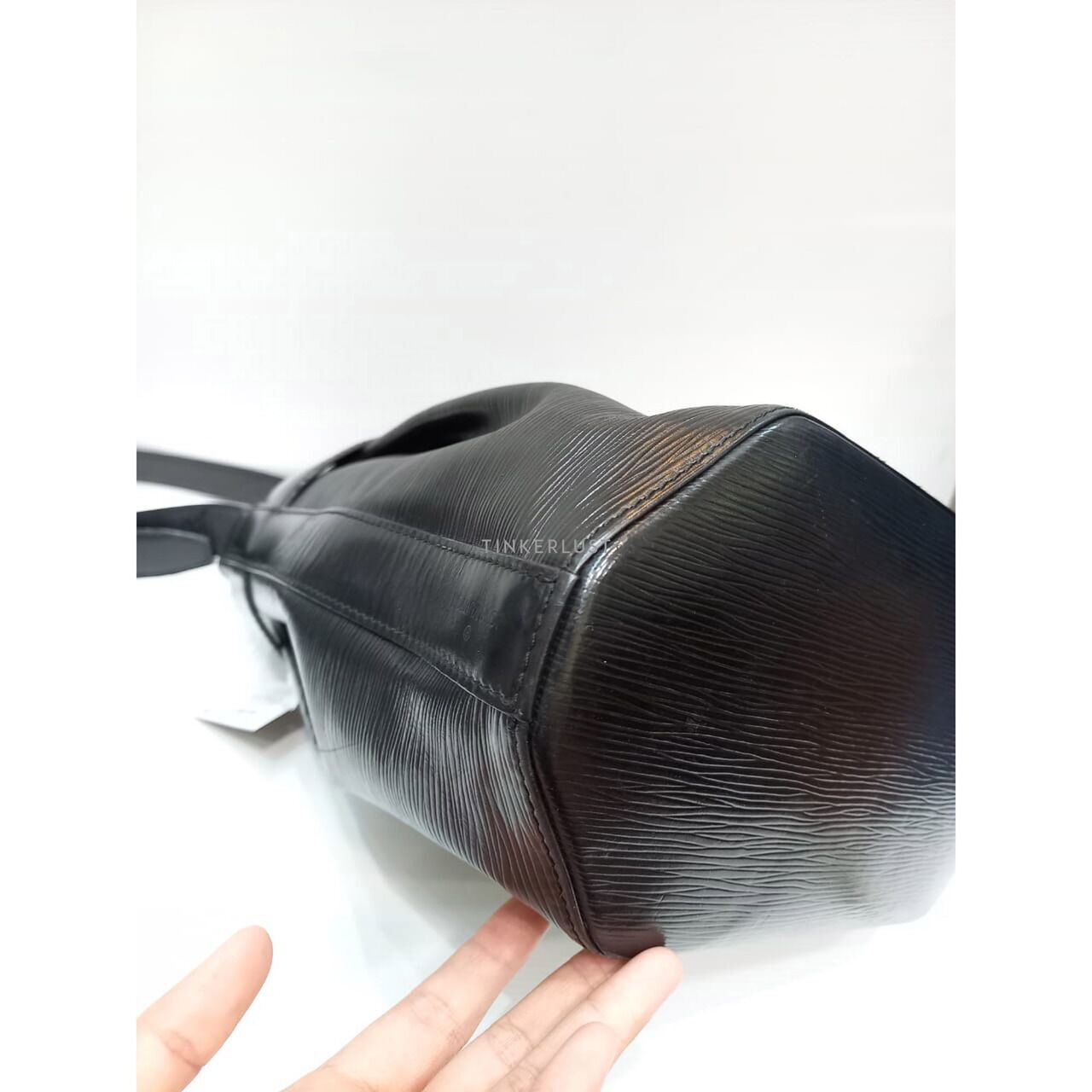 Louis Vuitton Sac Depaule Epi Leather Black Vintage 1991 Shoulder Bag