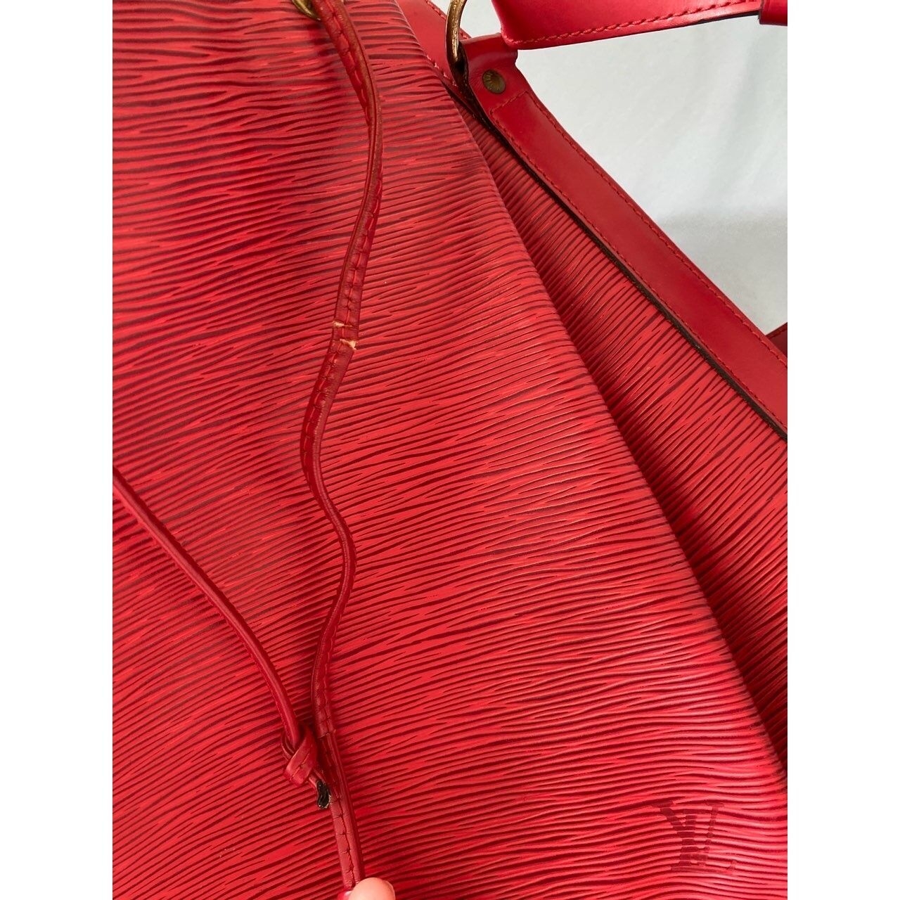 Louis Vuitton Epi Noe Red Shoulder Bag