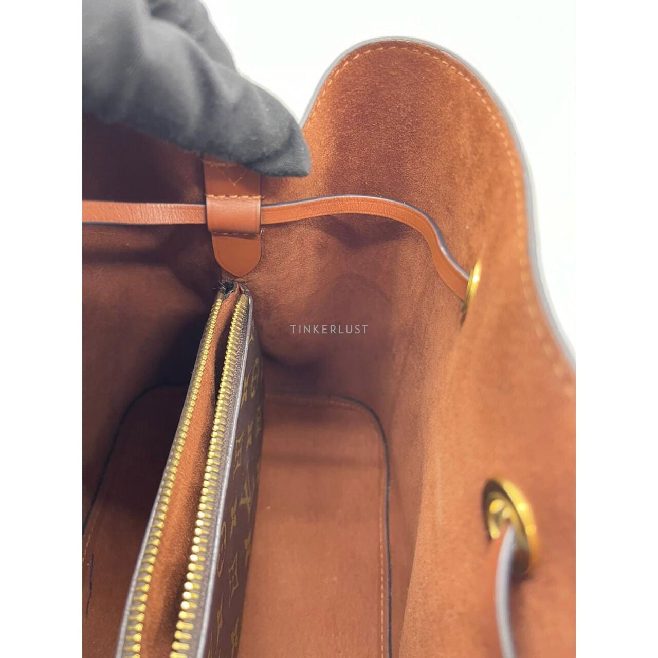 Louis Vuitton Neo Noe Monogram Caramel GHW Chip Shoulder Bag