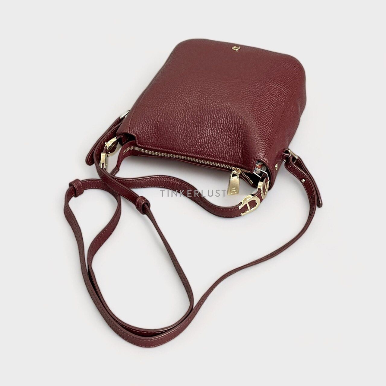 Aigner Maroon Leather GHW Sling Bag
