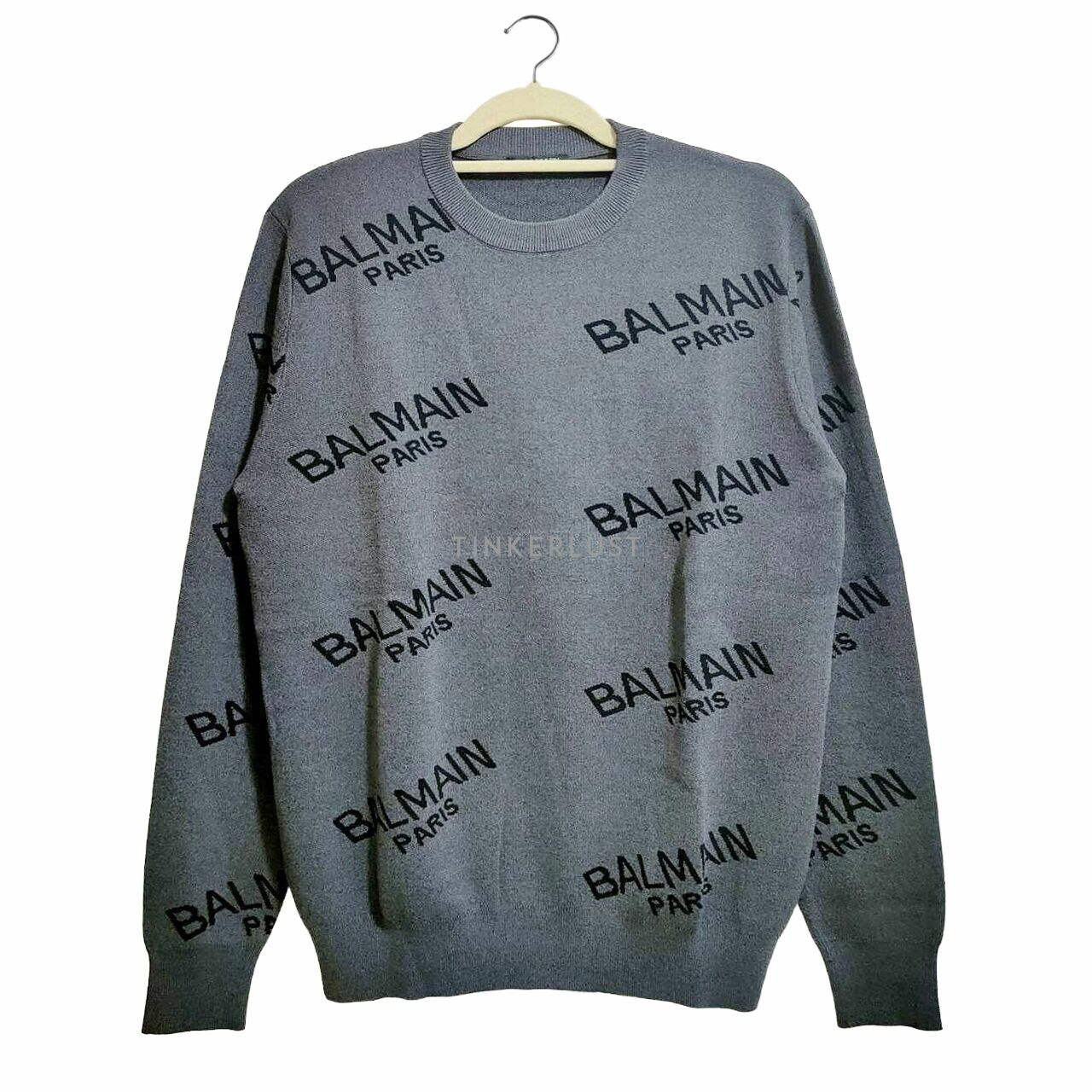 Balmain Sweatshirt All Over Logo in Grey Unisex