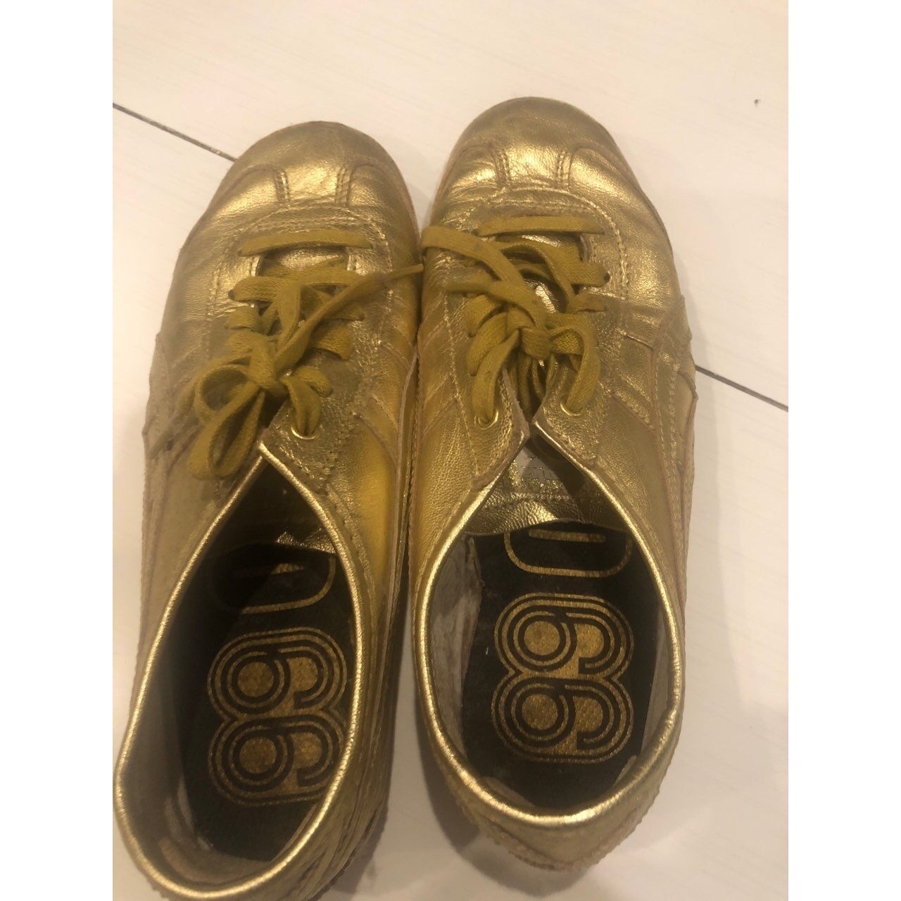 Onitsuka Tiger Gold Sneakers