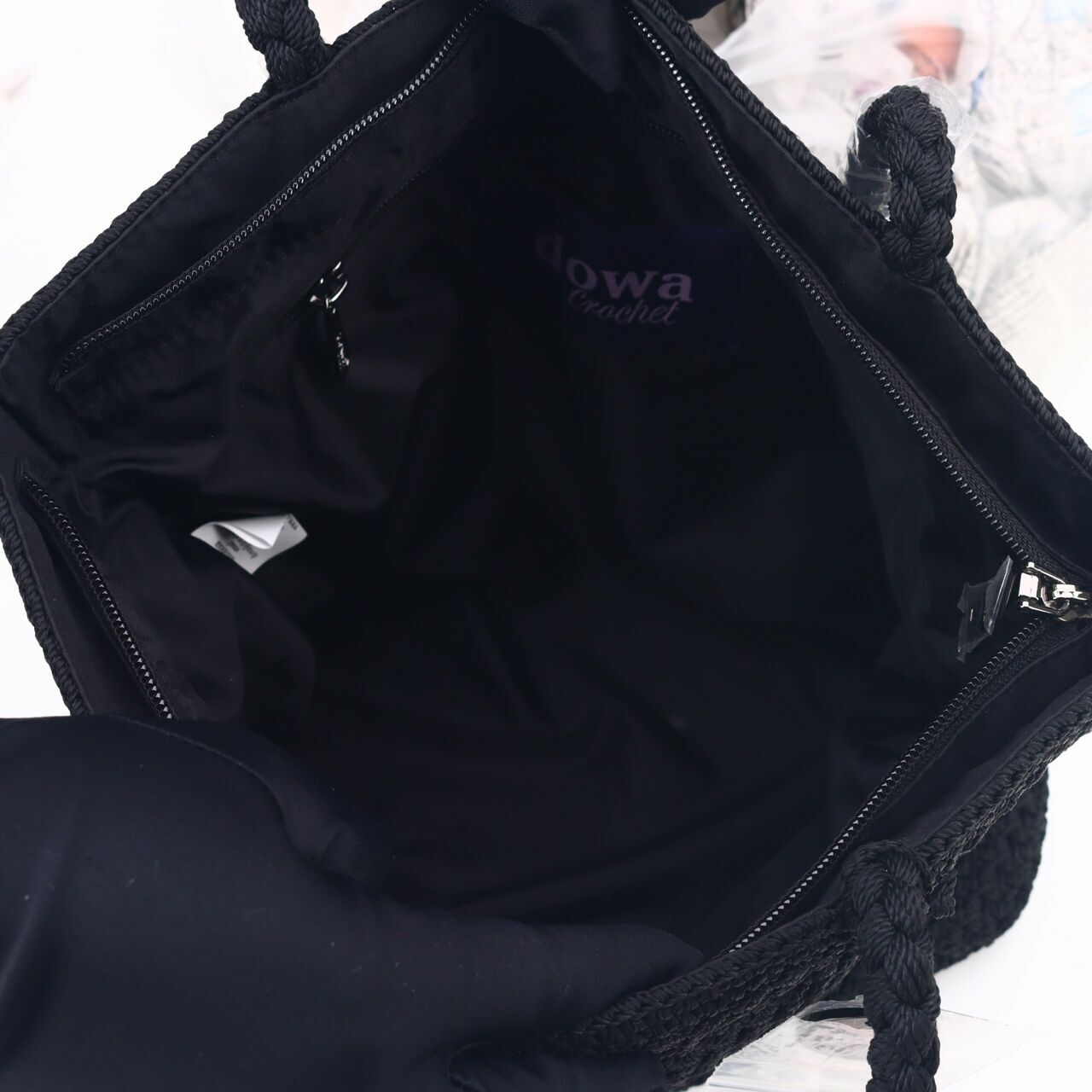 DOWA Black Shoulder Bag