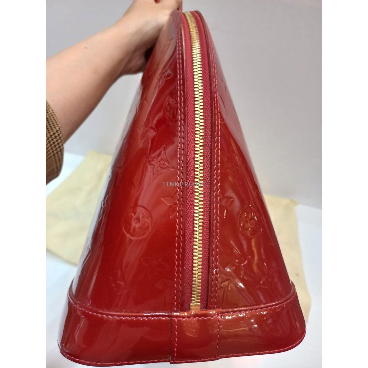 Louis Vuitton Alma Vernis Red GM 2012 GHW Handbag