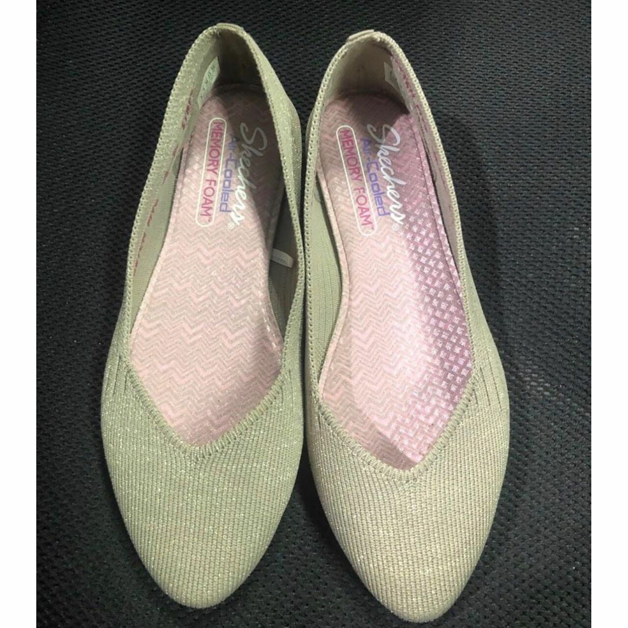 Skechers Taupe Flats
