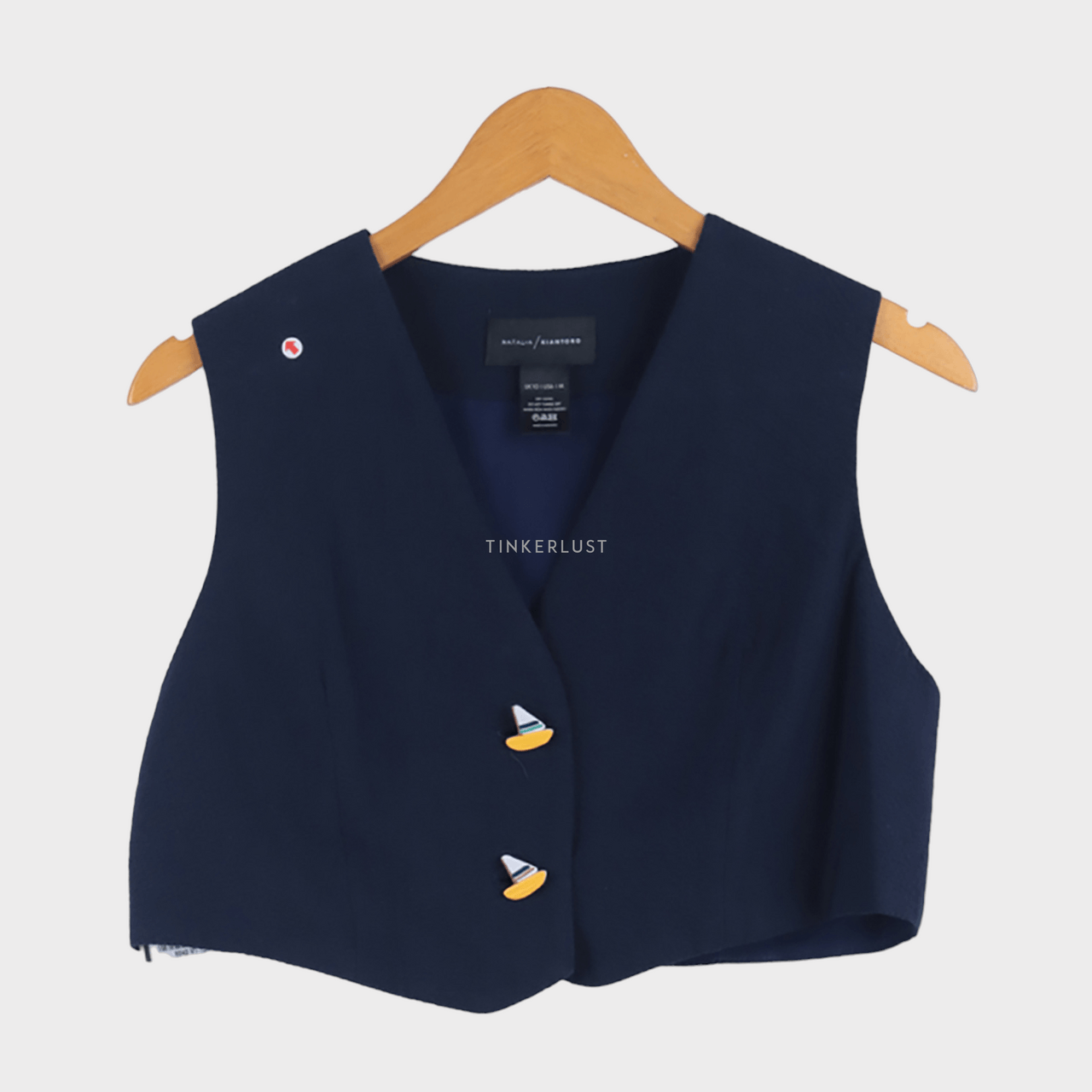 Natalia/Kiantoro Navy Vest
