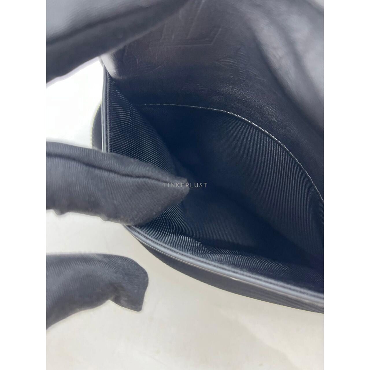 Louis Vuitton Black Shadow 2018 Slign Bag