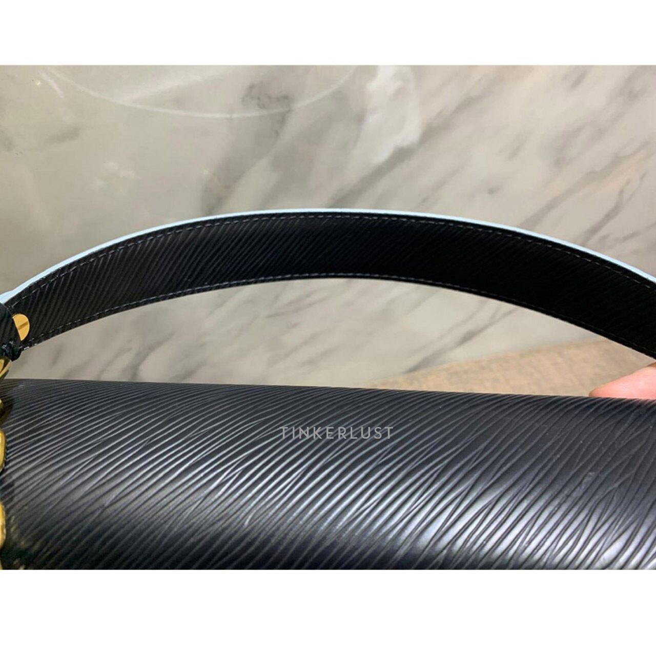 Louis Vuitton Twist MM Epi Leather Black GHW Chip 2022 Shoulder Bag