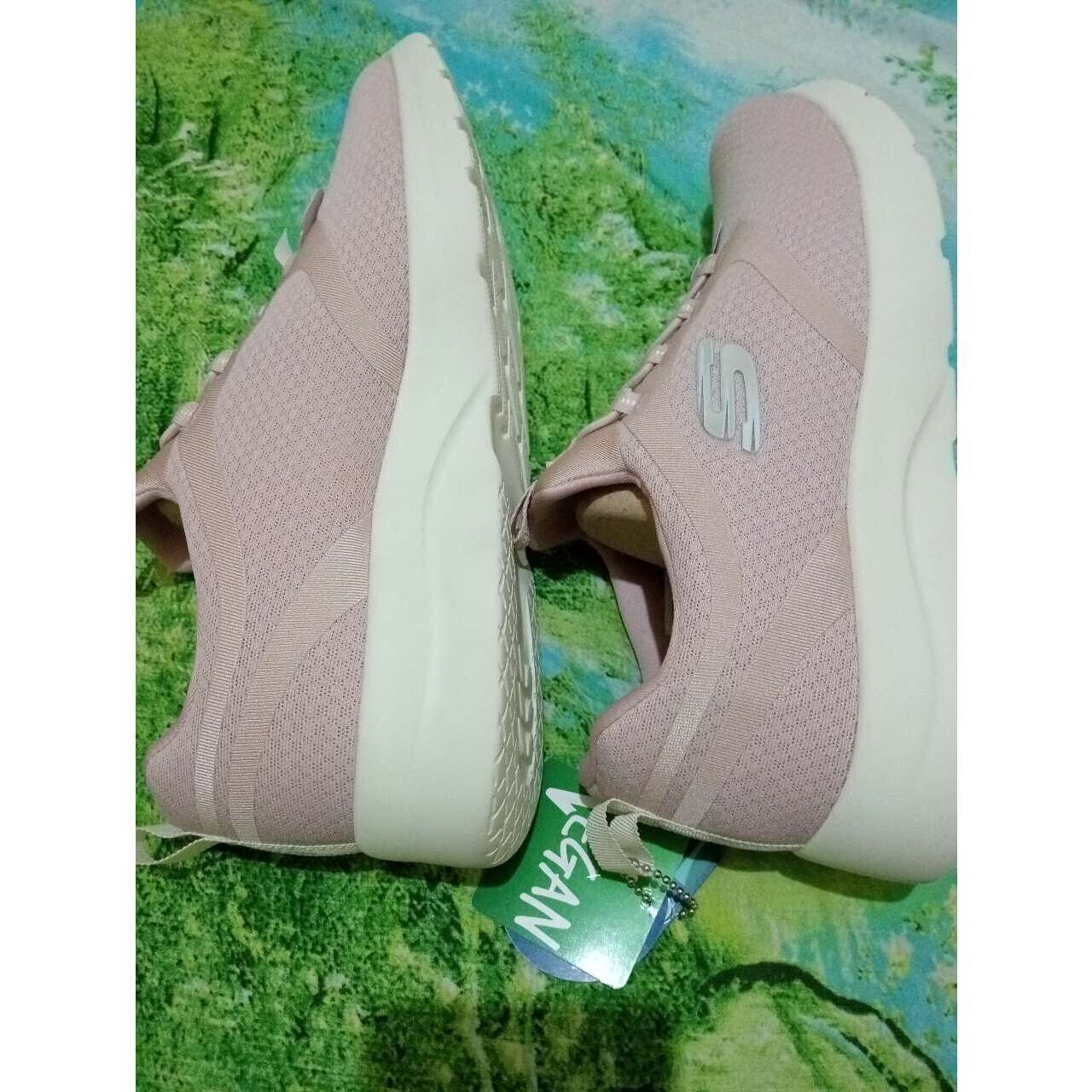 Skechers Soft Pink Sneakers