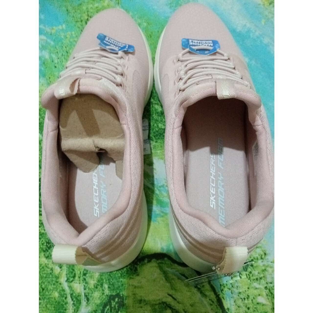 Skechers Soft Pink Sneakers