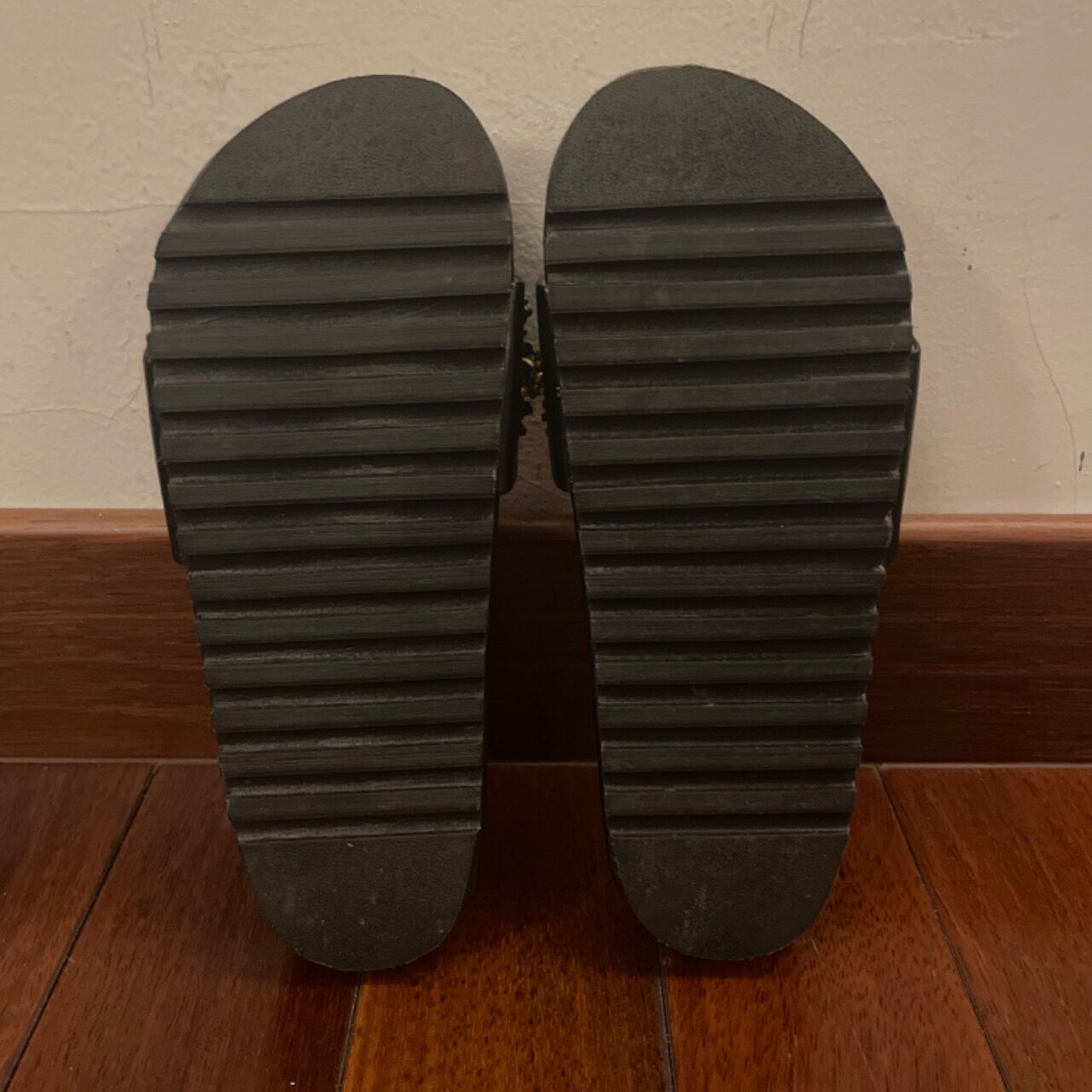 Pvra Black Sandals