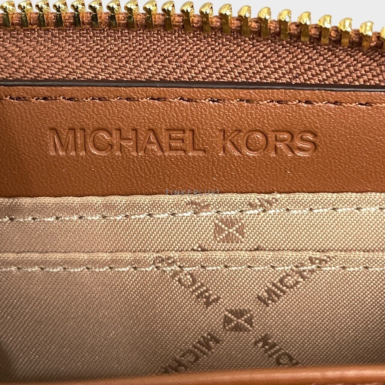 Michael Kors Jet Set Travel Vanilla Signature Card Case Wallet