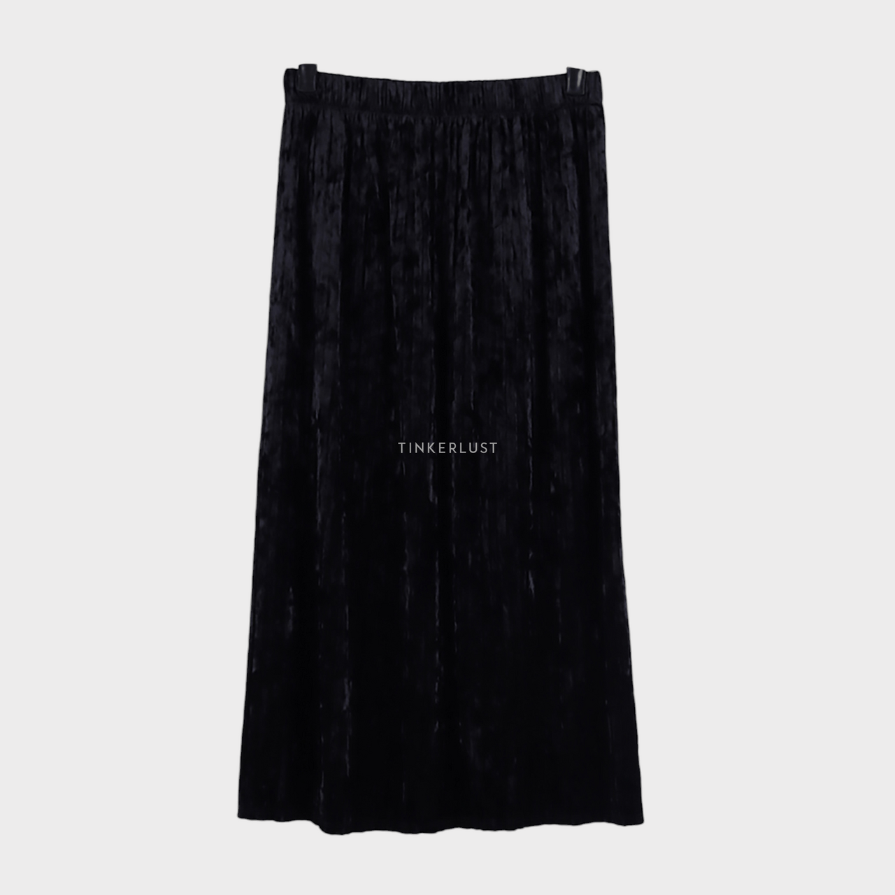 GU Black Pleated Velvet Midi Skirt