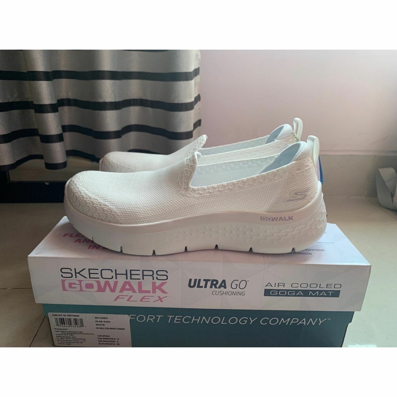 Skechers White Sneakers