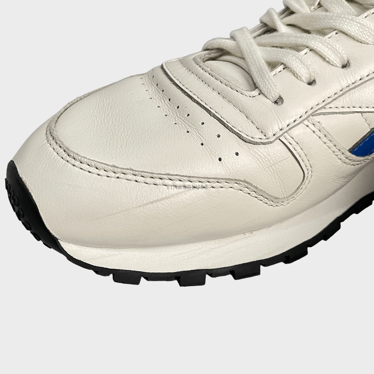 Reebok Men Classic Leather MU Blue & White Sneakers