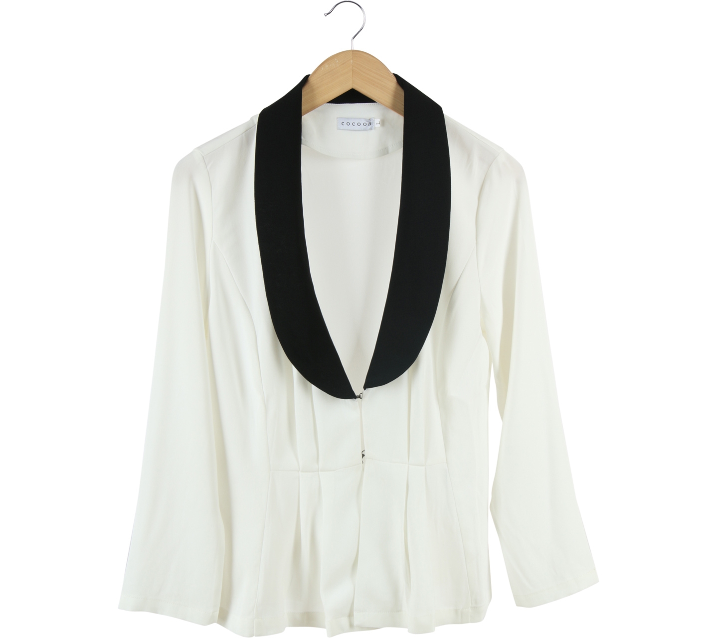 Cocoon Off White And Black Blazer