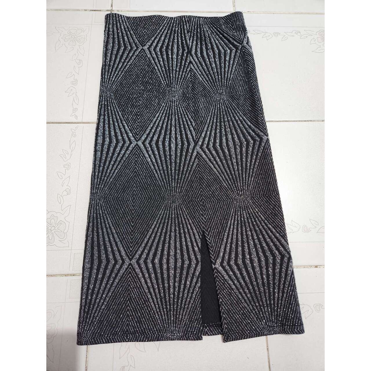 Zara Black Pattern Knit Midi Skirt