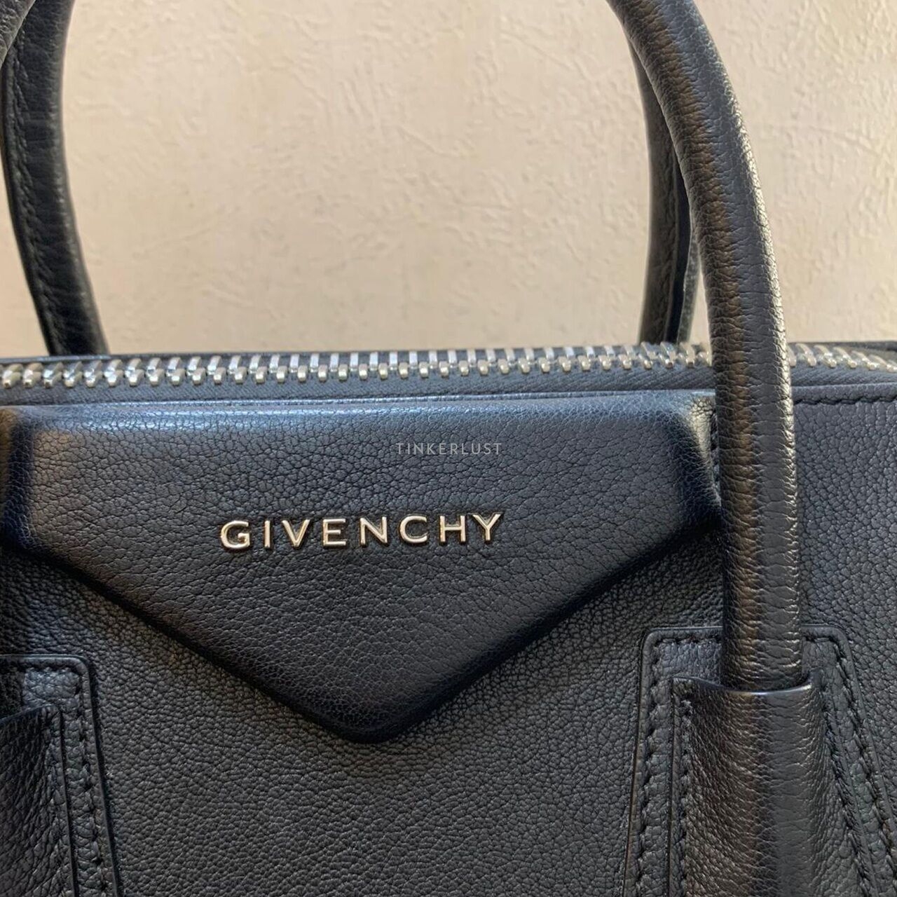 Givenchy Antigona Small Grained SHW 2018 Satchel