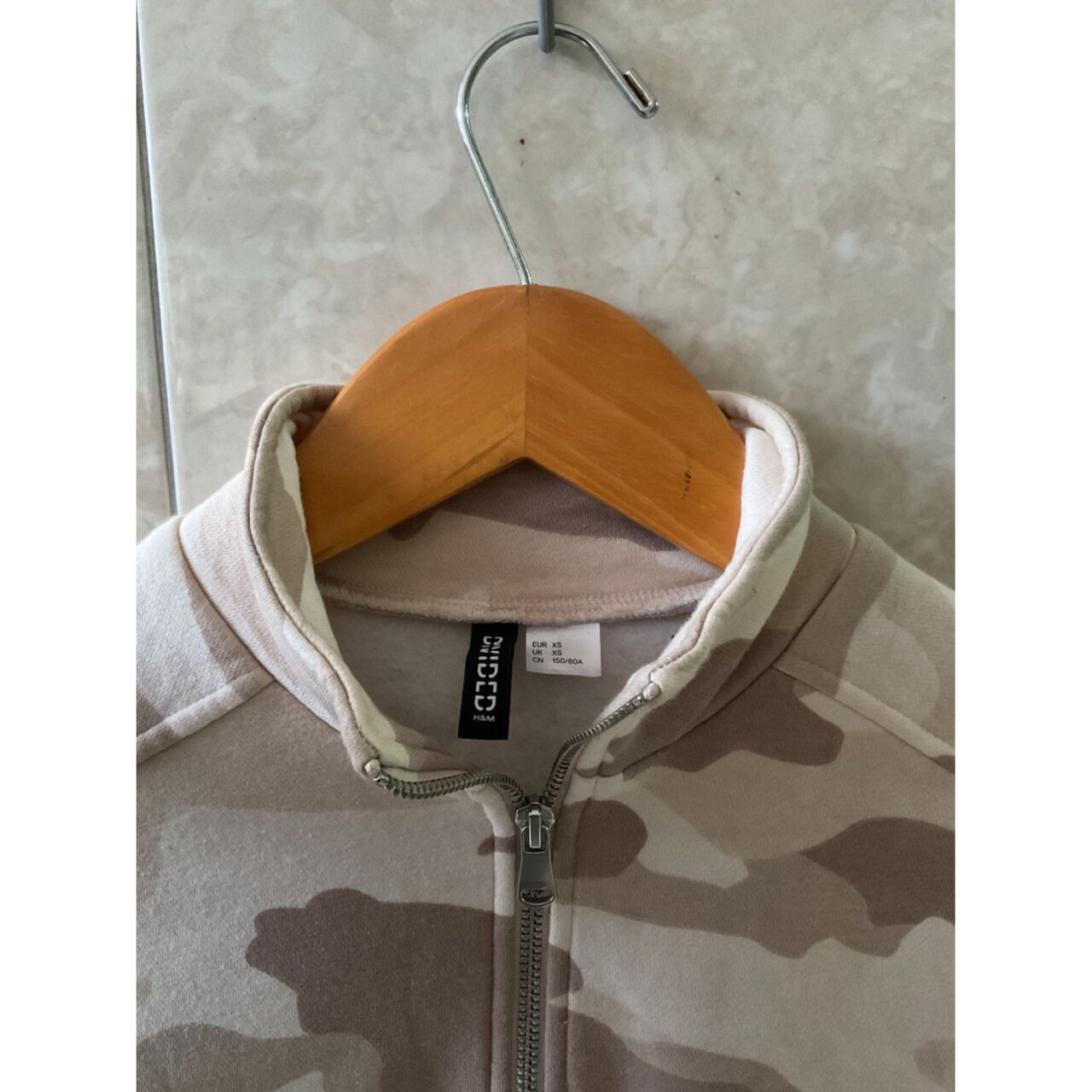 H&M Neutral Camo Crop Zipper Mock Neck Sweatshirt