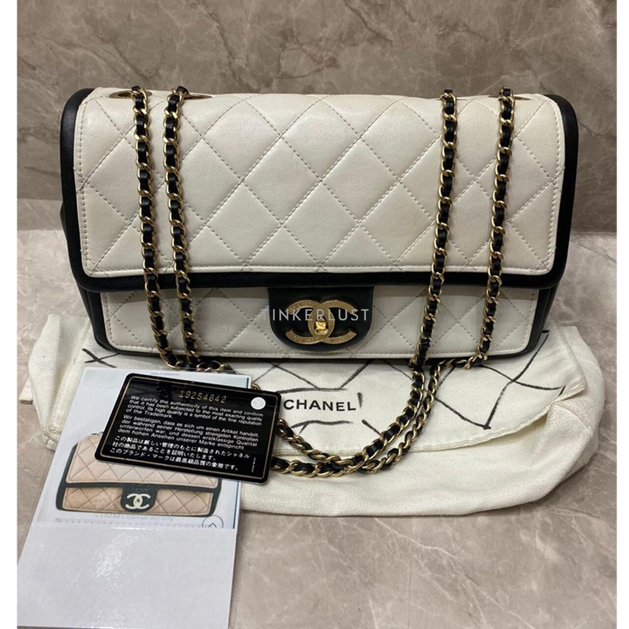 Chanel Flap Medium White #19 GHW Shoulder Bag