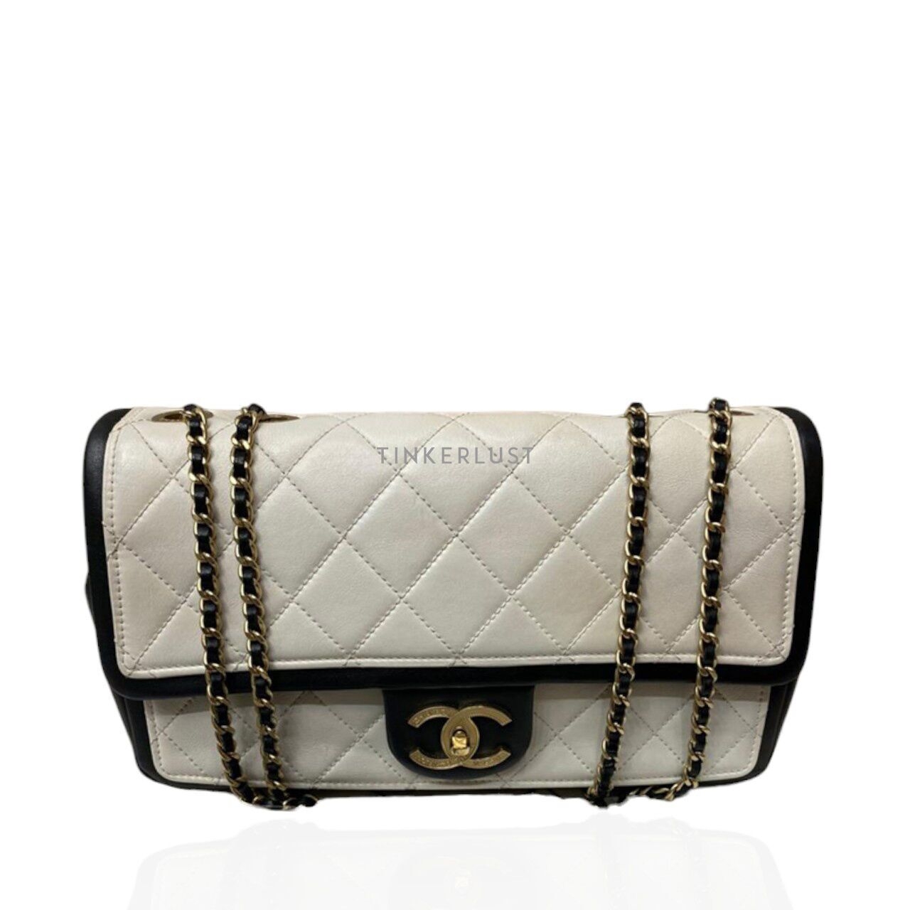 Chanel Flap Medium White #19 GHW Shoulder Bag