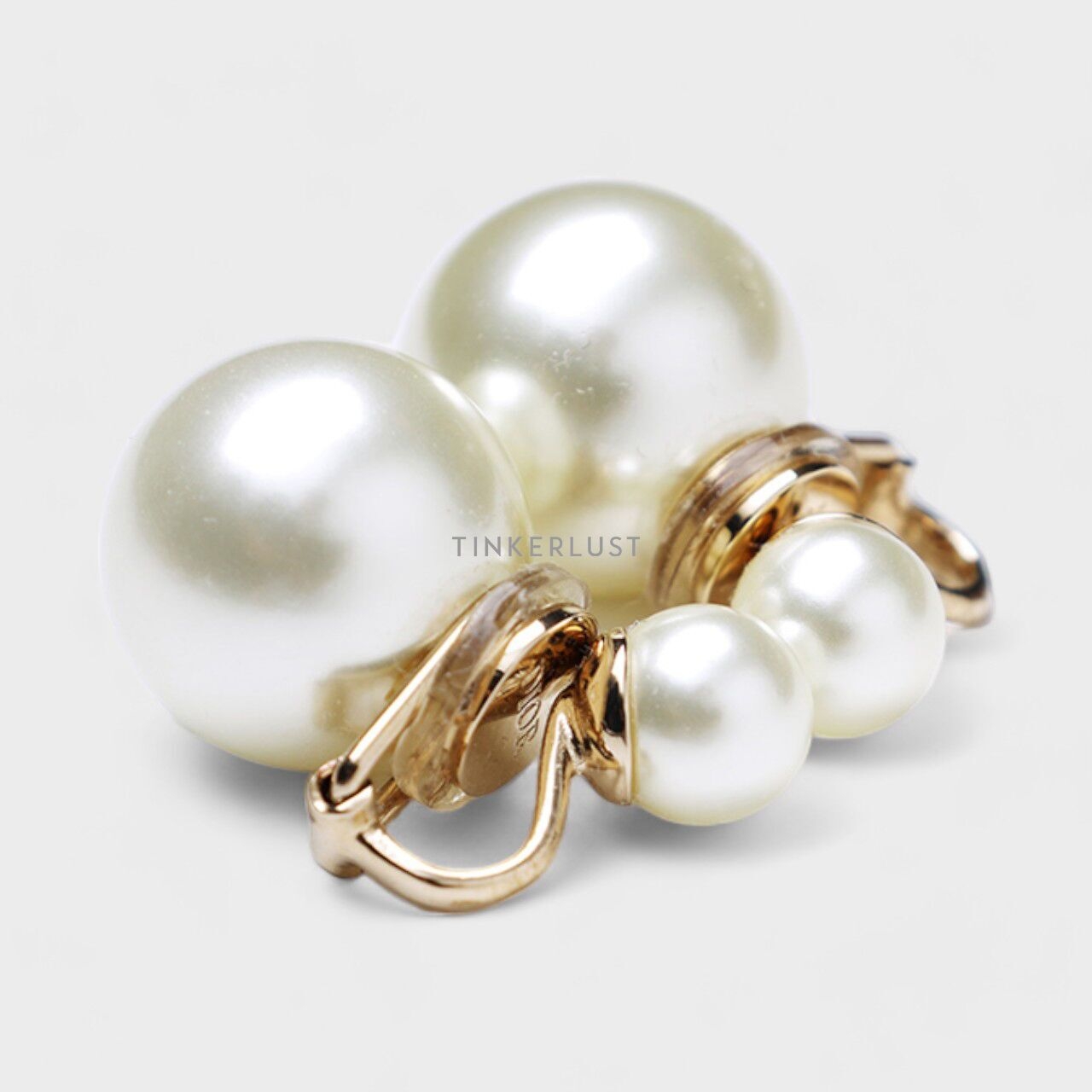 Christian Dior Dior Tribales Clip Earrings in Gold Metal with White Resin Pearls Jewellery