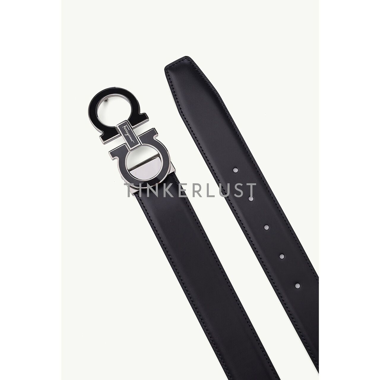 Salvatore Ferragamo Adjustable Gancini Belt 3.5cm in Black Calfskin Leather with Glossy Varnished Buckle