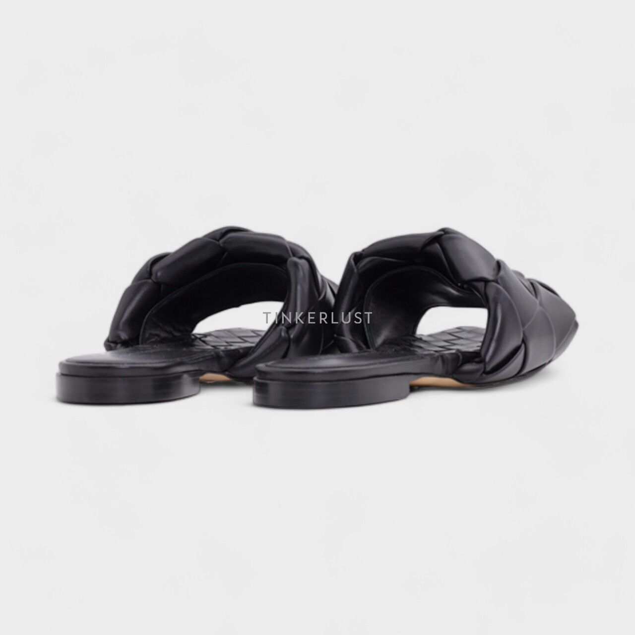 Bottega Veneta Lido Woven Flat Sandals in Black