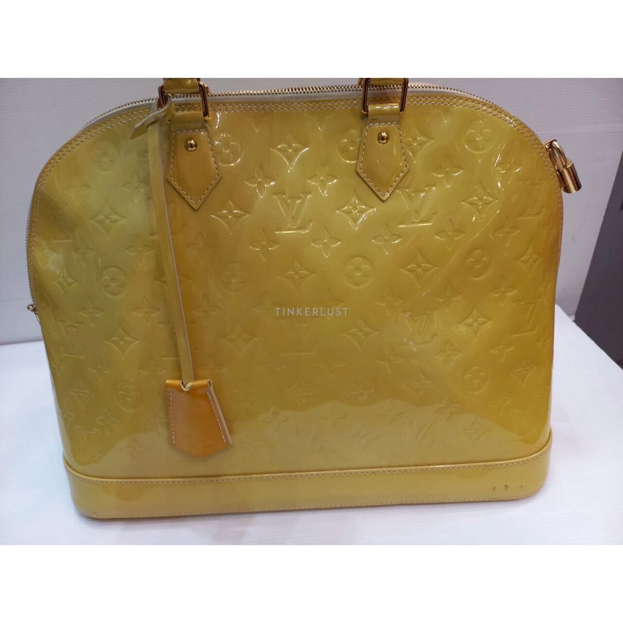 Louis Vuitton Alma Vernis Yellow GM 2011 GHW Handbag