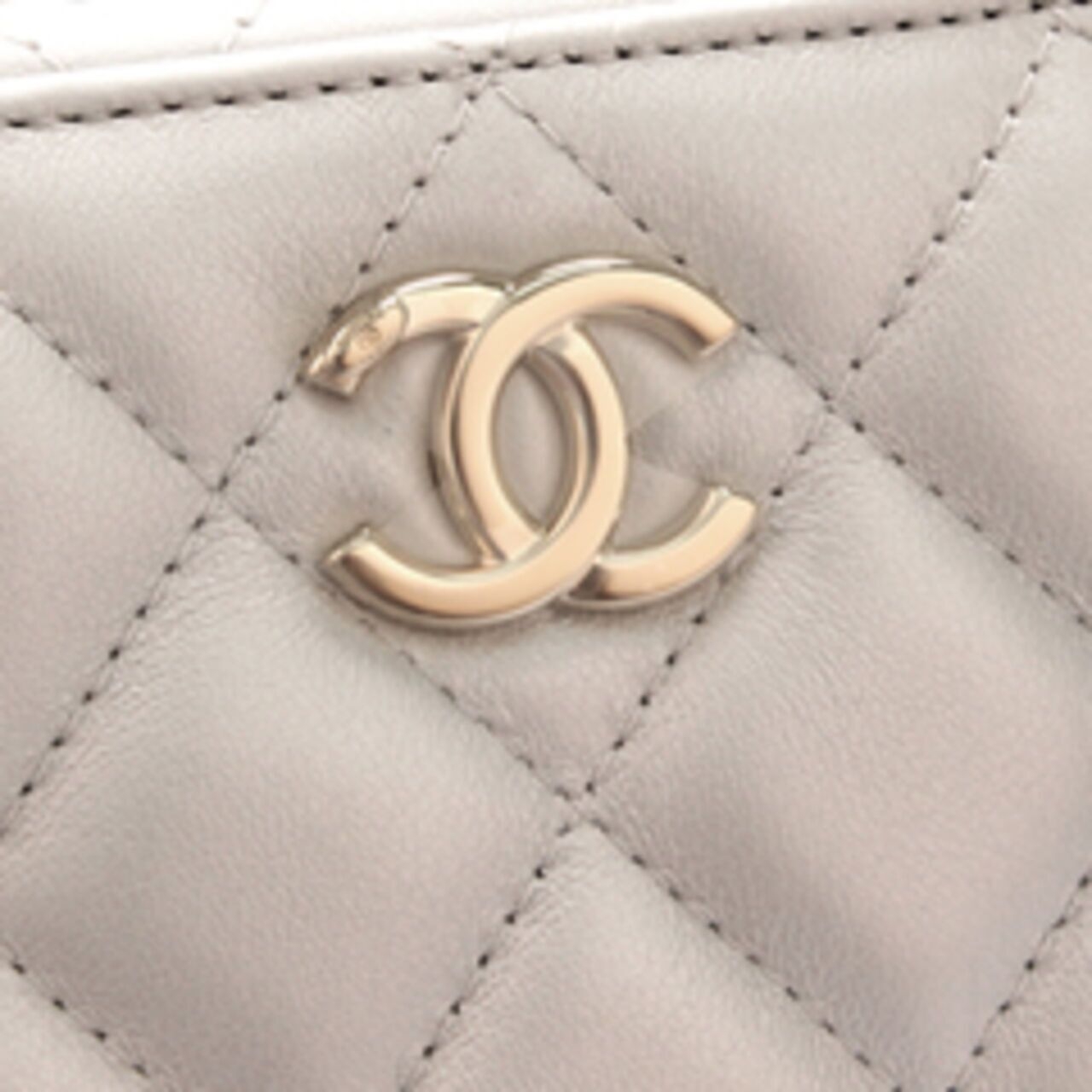 Chanel Camera Bag Top Handle in White Sling Bag
