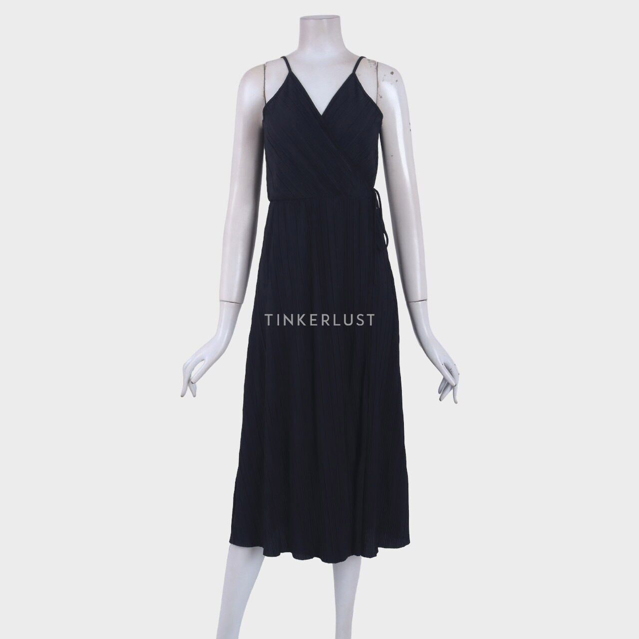 H&M Black Pleats Midi Dress