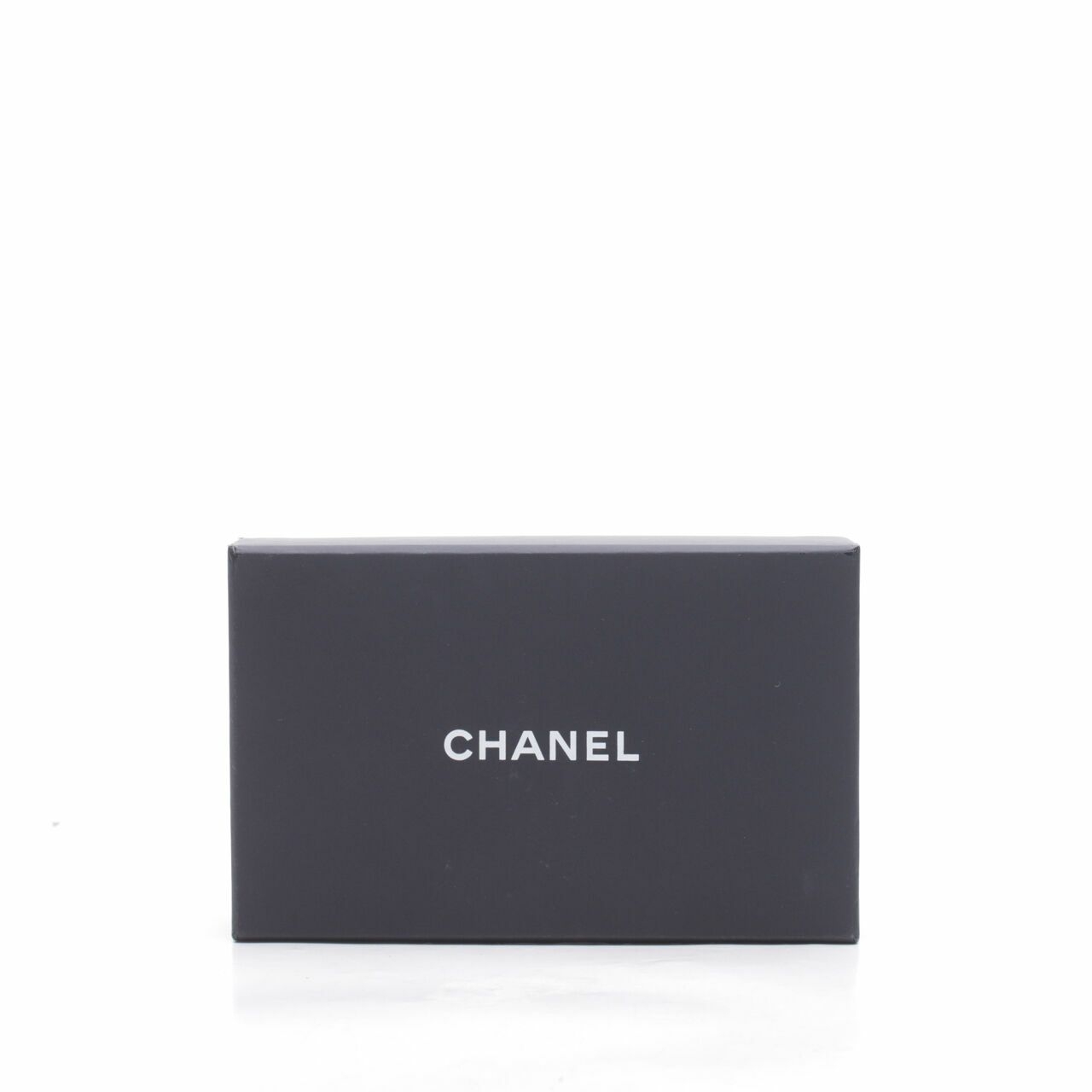 Chanel Caviar Beige/Black Quilted Filigree Card Holder Season 29 Wallet	