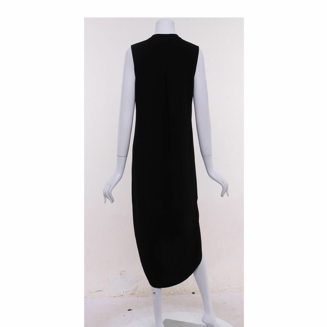GG<5 Black Midi Dress