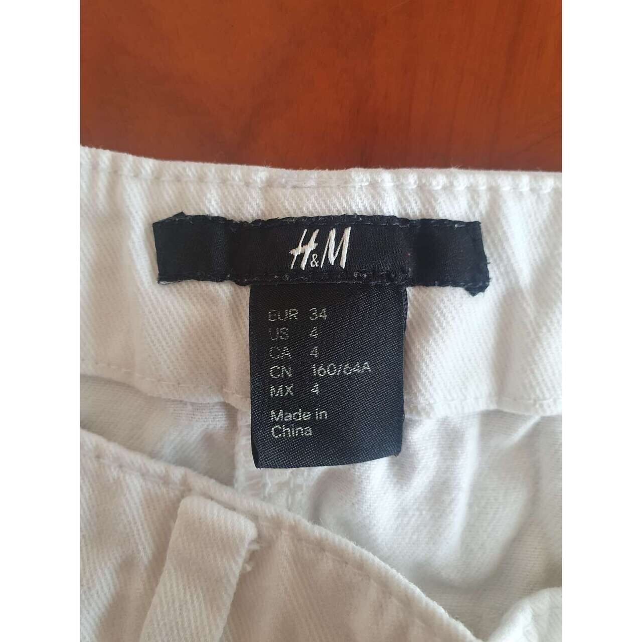 H&M White Short Pants