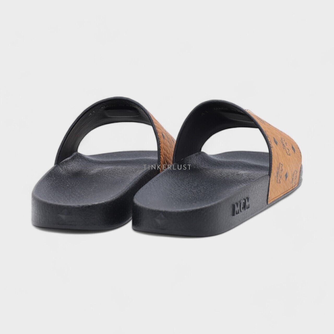 MCM Men Classic Rubber Slide in Cognac/Black with Logo Plate Sandals