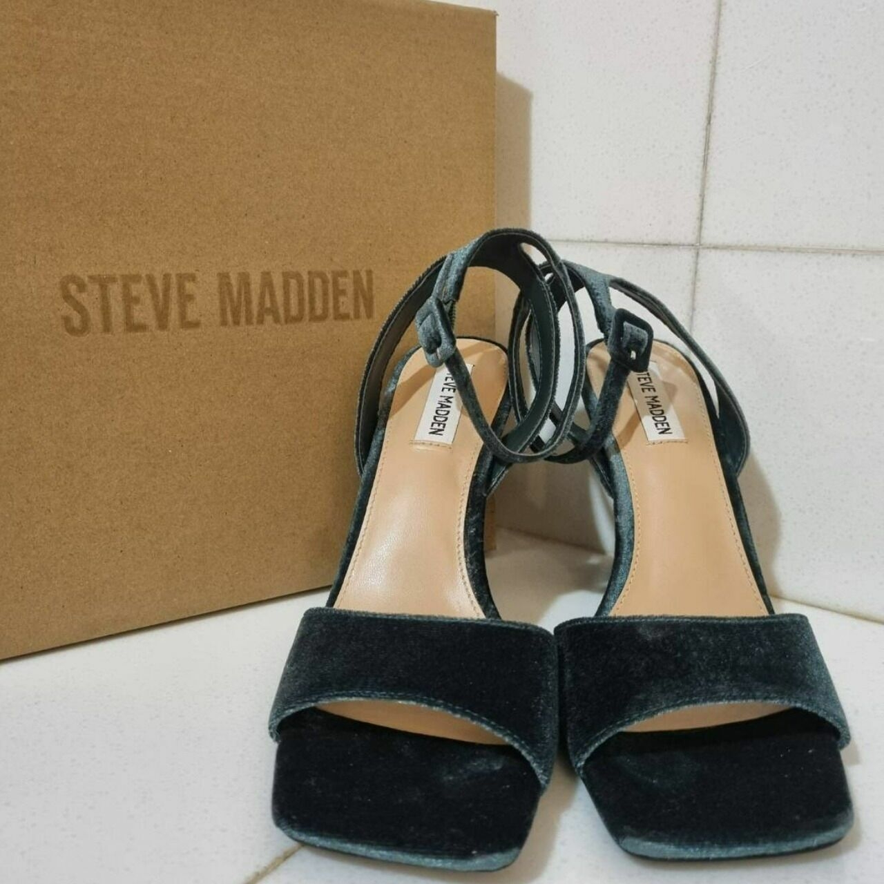 Steve Madden Green Velvet Lakelyn Ankle Heels