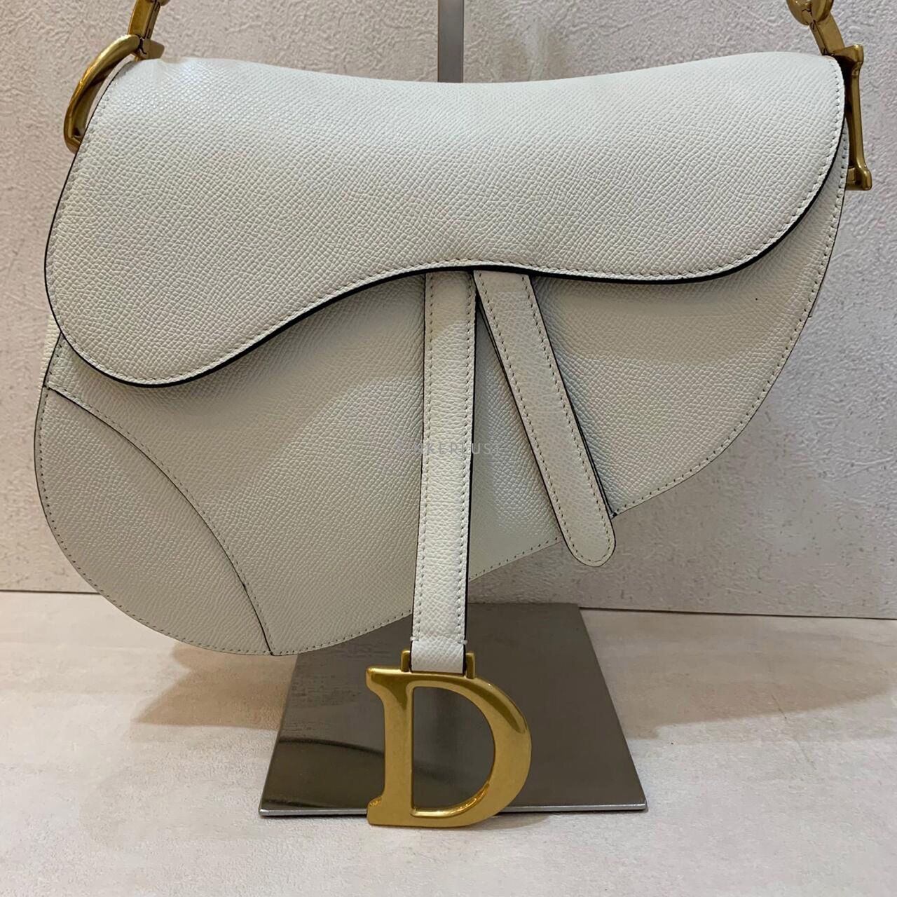 Christian Dior Saddle Medium in White Grained GHW 2022 Shoulder Bag