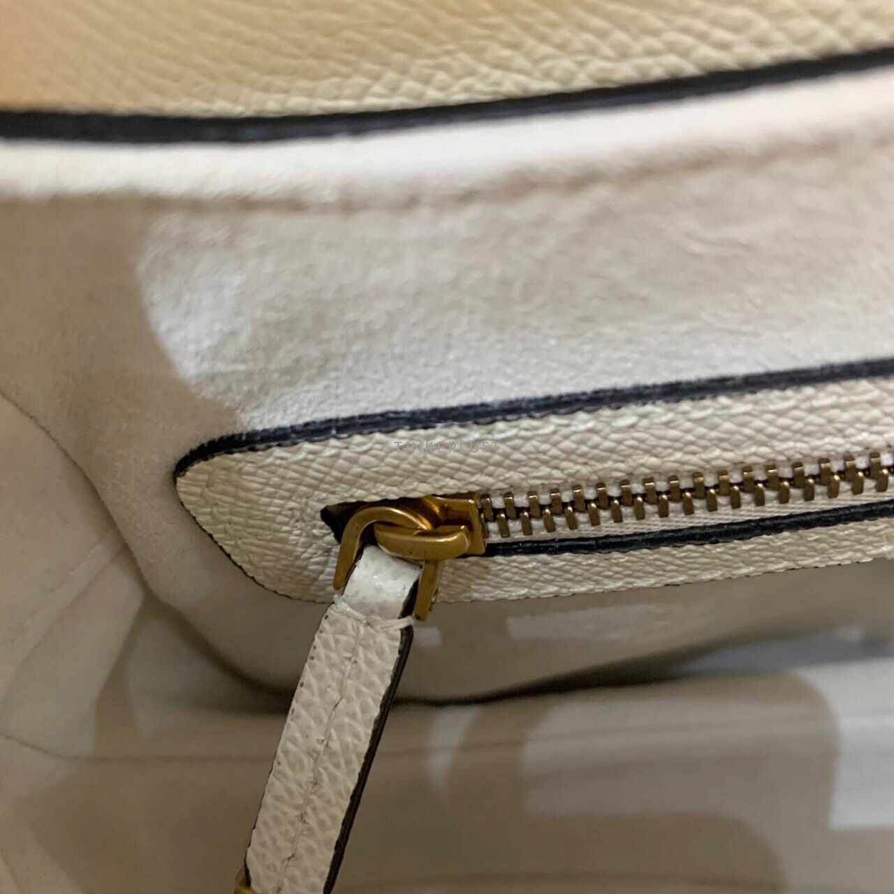 Christian Dior Saddle Medium in White Grained GHW 2022 Shoulder Bag