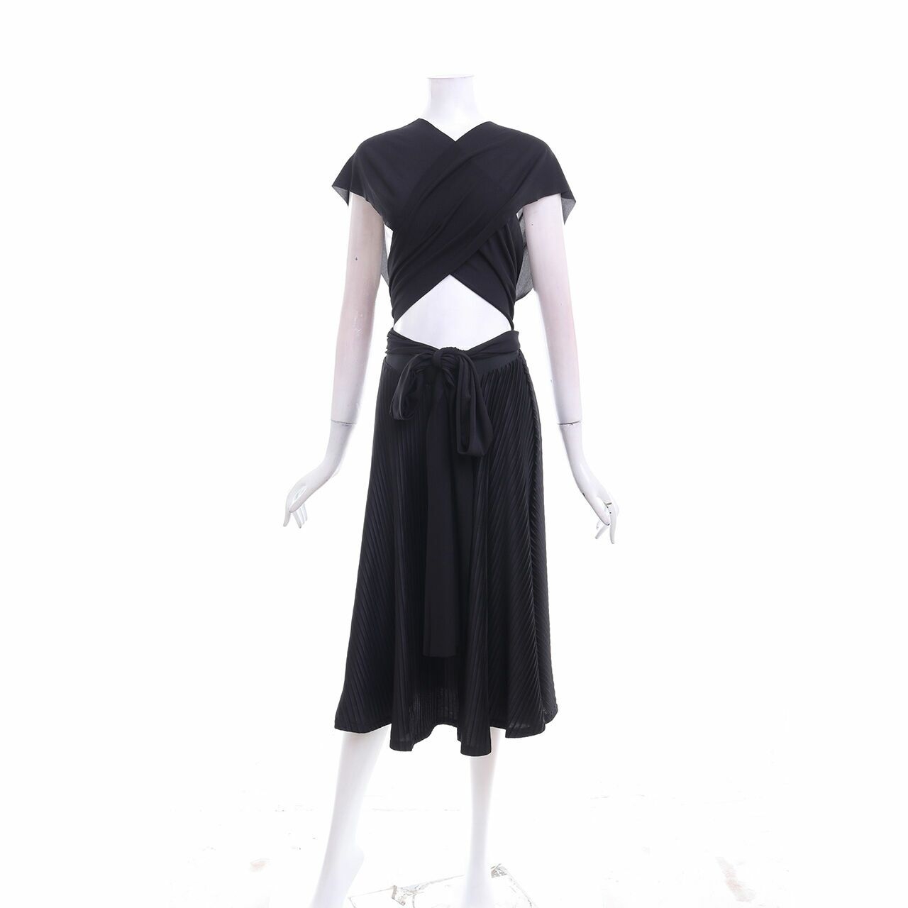 Ratel Black Pleated Midi Dress