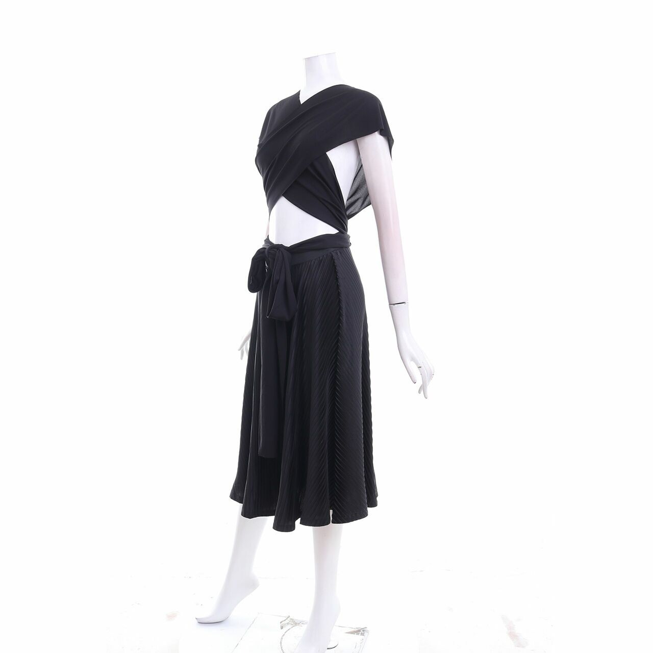 Ratel Black Pleated Midi Dress