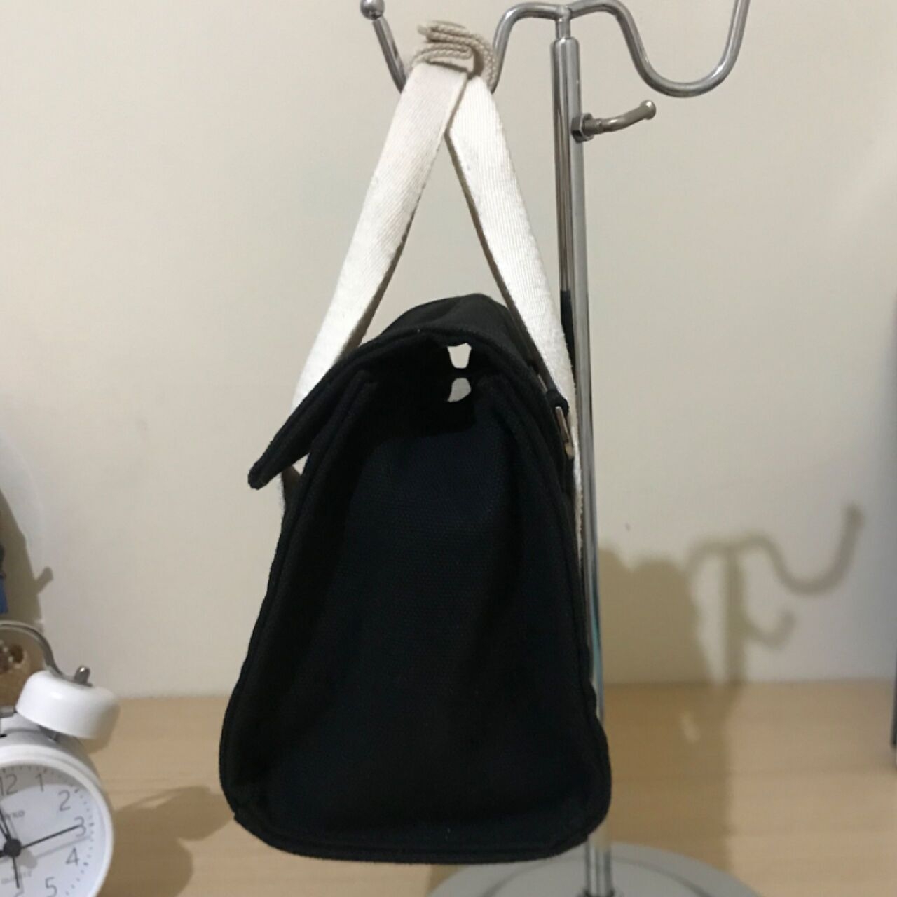 Marhen J Black & White Sling Bag