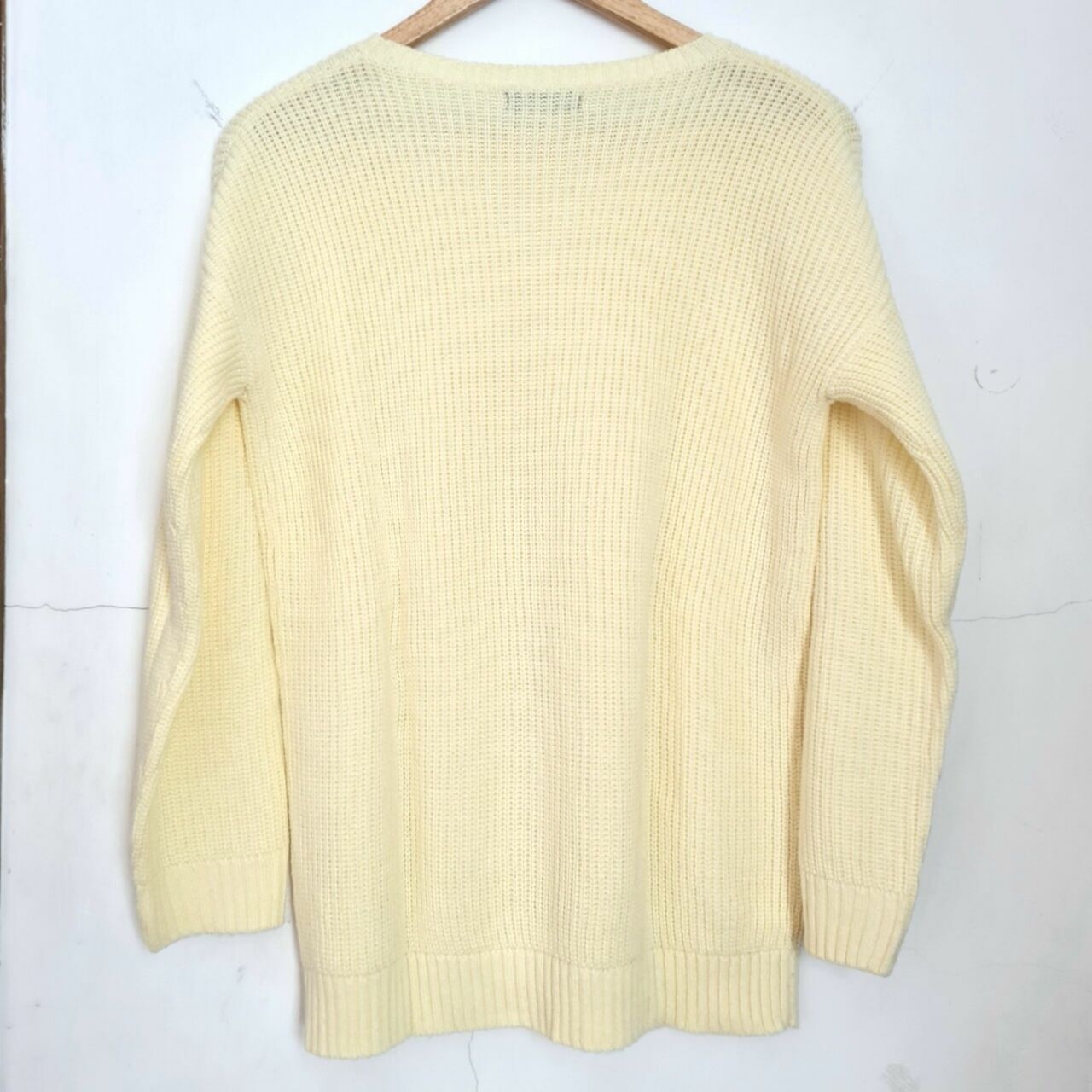 Noir Sur Blanc Light Yellow Sweater