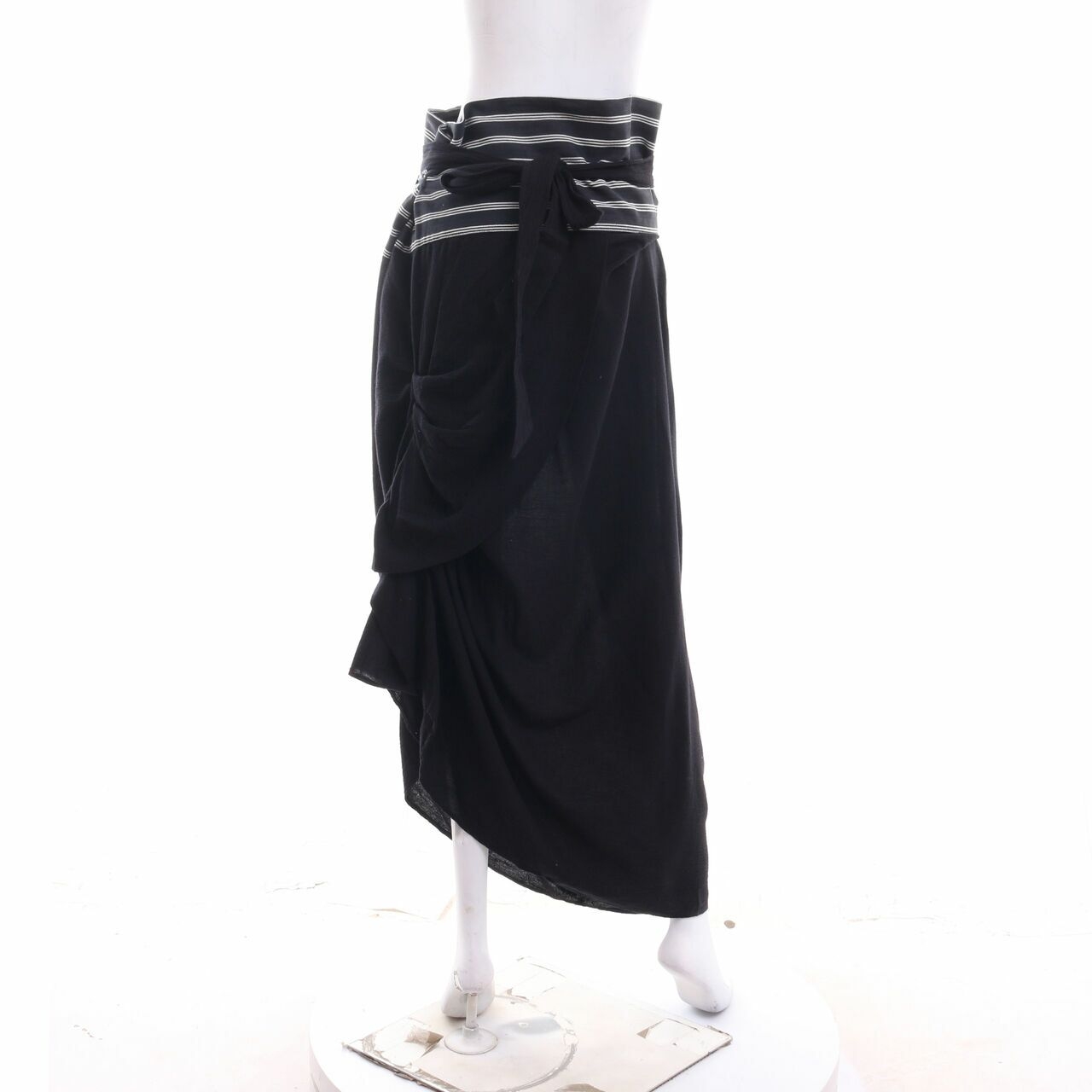 Lulu Lutfi Labibi Black Stripes Maxi Skirt