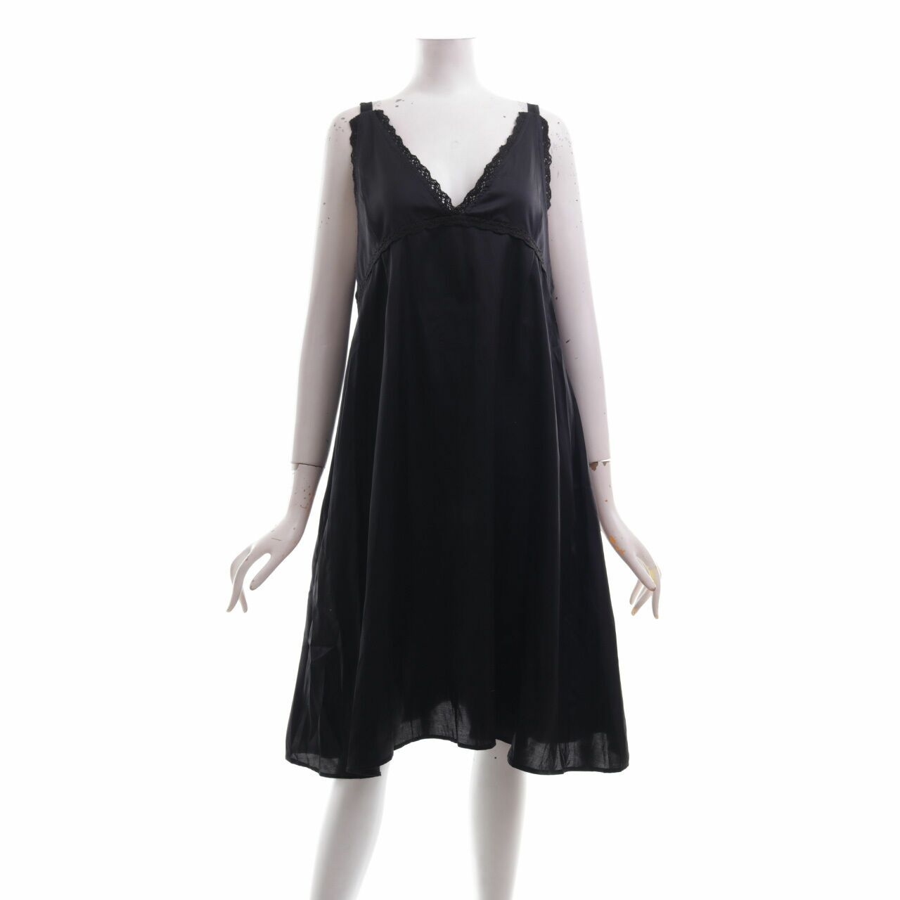 Nikicio White Label Black Midi Dress