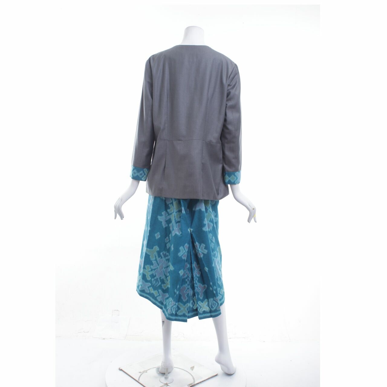 Ikat Indonesia By. Didiet Maulana Blue & Grey Patterned Two Piece