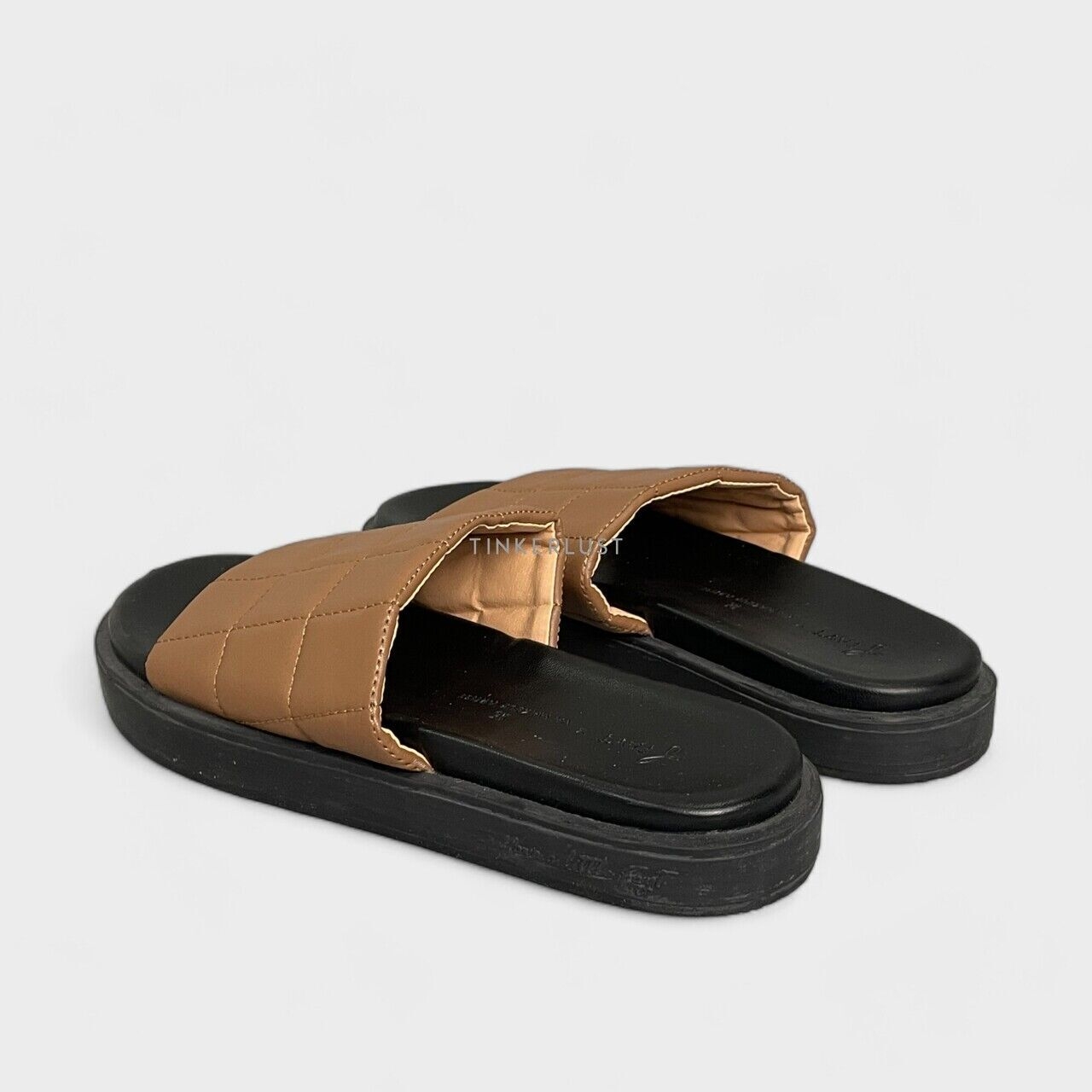Fayt Brown Sandals