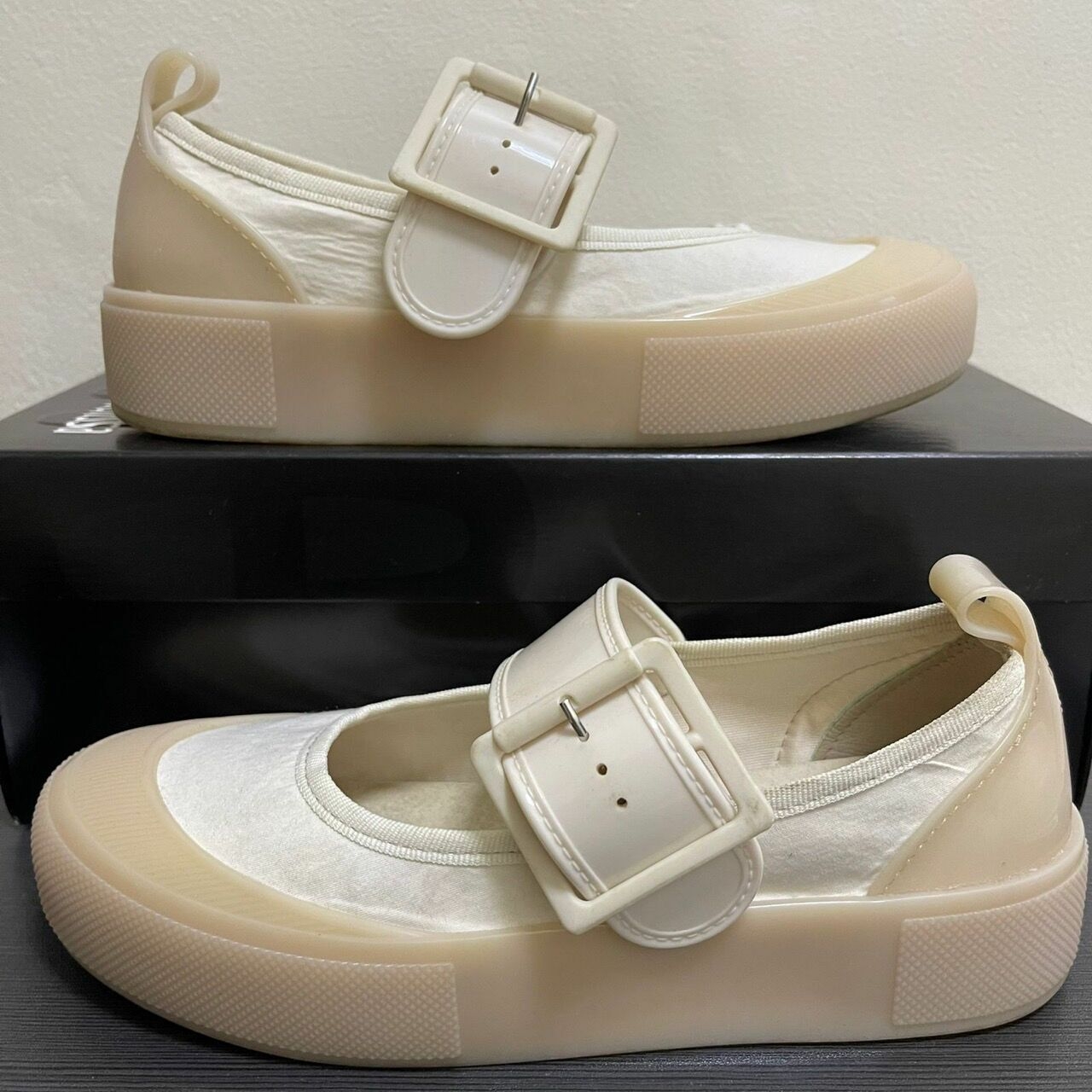 Mellisa Cream Sneakers