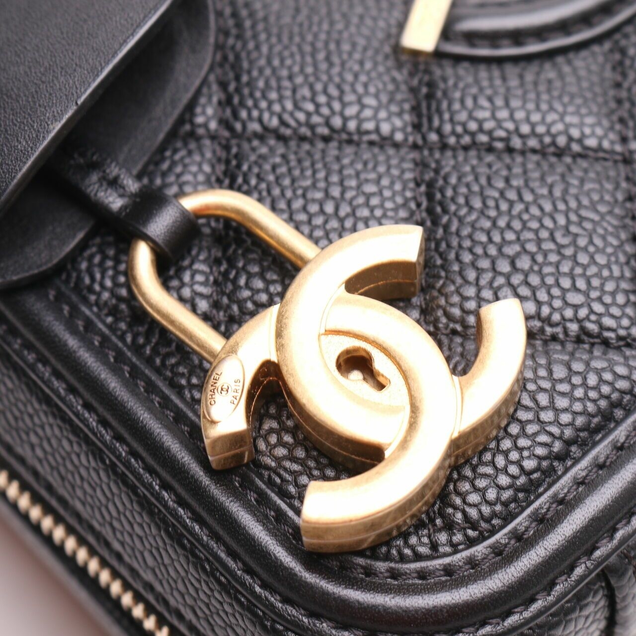Chanel Filigree Vanity Case Quilted Caviar Gold-tone Small Black Satchel Bag